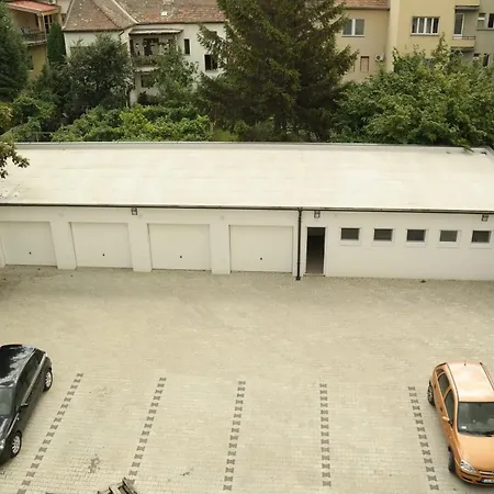 Riverside With Free Parking *