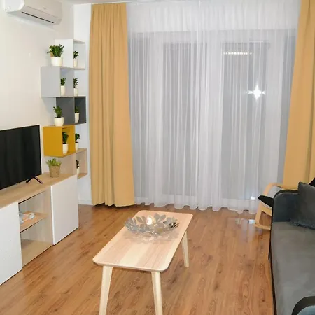 Riverside With Free Parking *