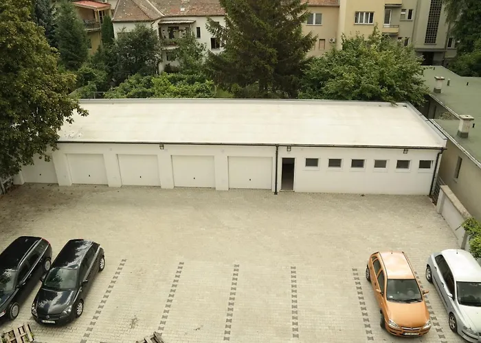 Riverside With Free Parking *